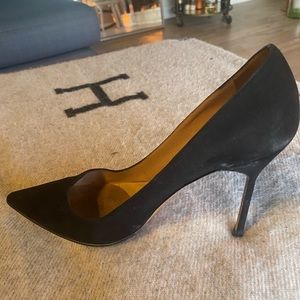 Manolo Blahnik EU 36 1/2, US 6.5 black suede heels pumps. Used, NOT PERFECT